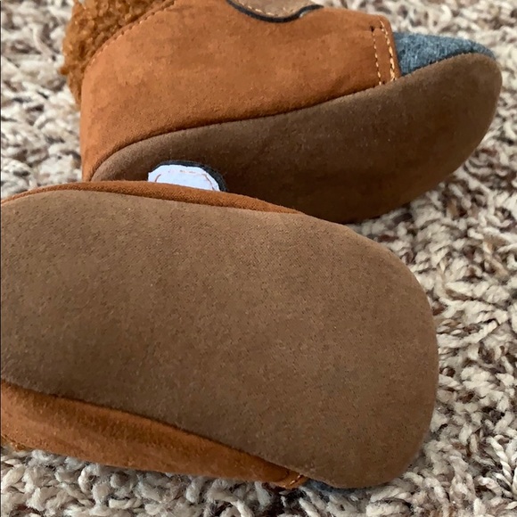 0-3 Month Booties - Picture 2 of 3